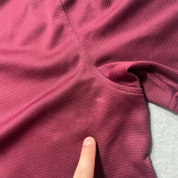 Under Armour Shirt Mens 2XL Red Polo Loose Heatgear Golf Stretch Performance - Picture 2 of 9